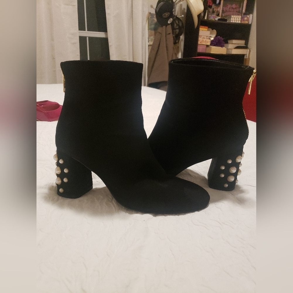 WORTHINGTON  BLACK SUEDE BOOTIES SIZE 8.5